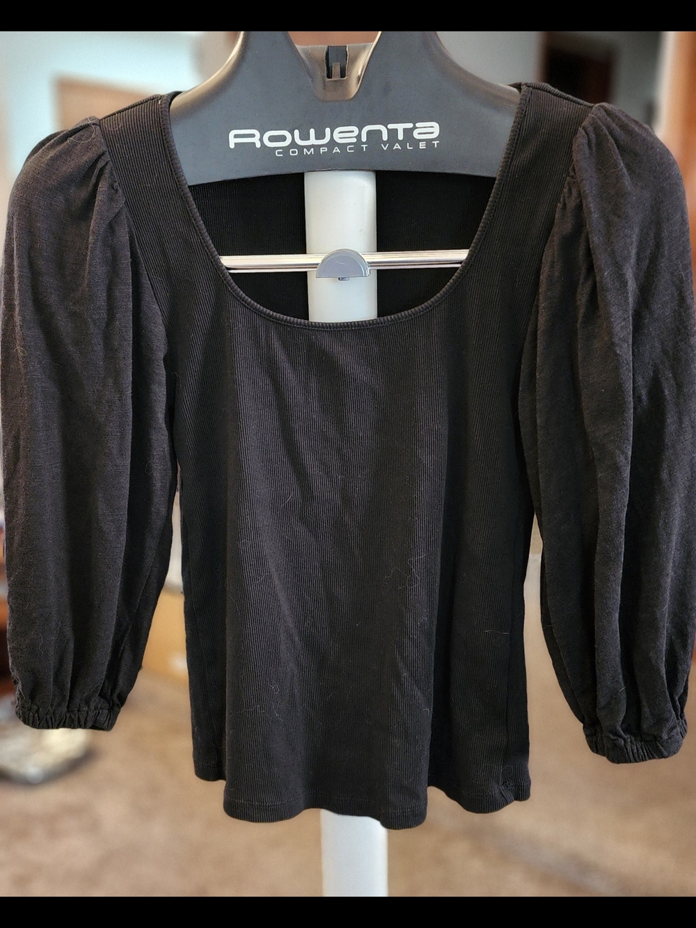 Sanctuary Black Puff-Sleeve Scoop Neck Top